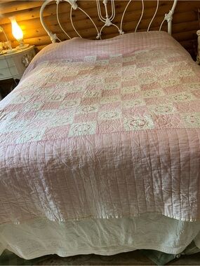 Hand sewn embroidered vintage quilt size full / queen